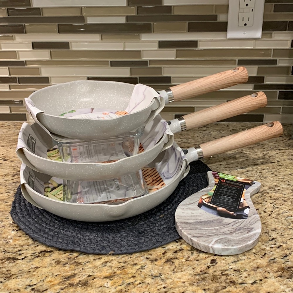 Masterclass speckled beige 3 pc skillets and marble spoon rest